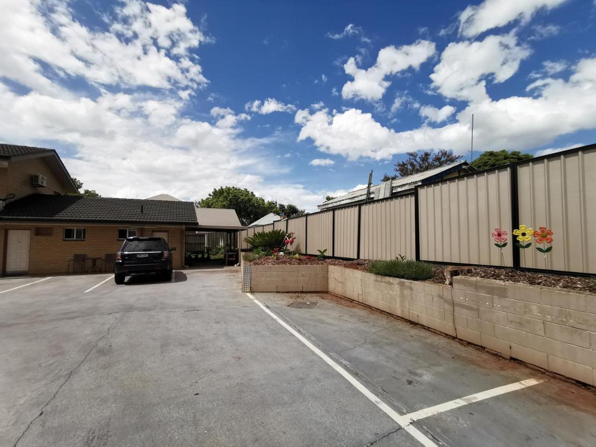 Leichhardt Motor Inn Toowoomba Esterno foto